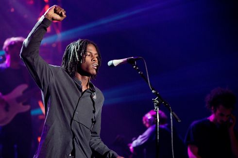 Lirik dan Chord Lagu Violet - Daniel Caesar