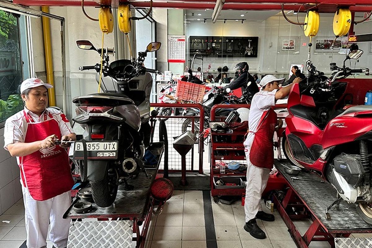 Servis motor Honda.