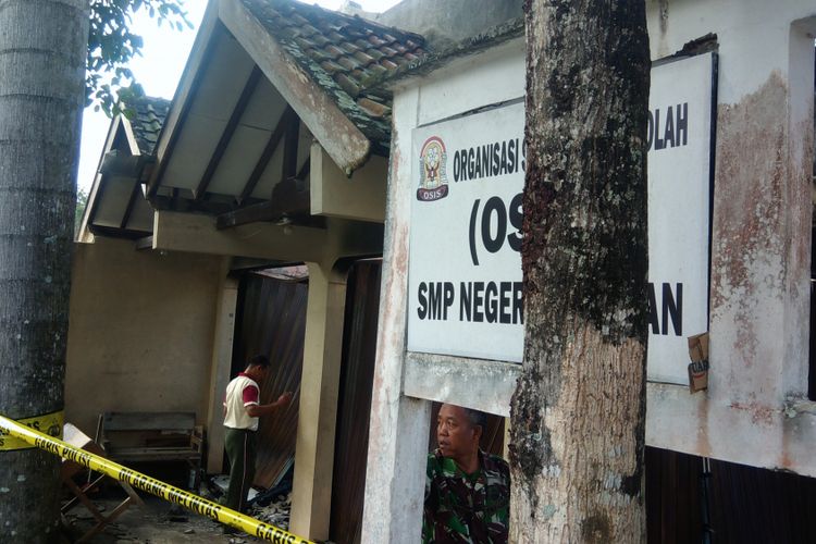 Lokasi Kebakaran SMP N 1 Paliyan Gunungkidul, yang diduga akibat arus pendek listrik, Jumat (21/7/2017) dini hari.