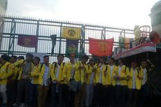 Protes Perpanjangan Pansus KPK, Mahasiswa UI Unjuk Rasa di DPR