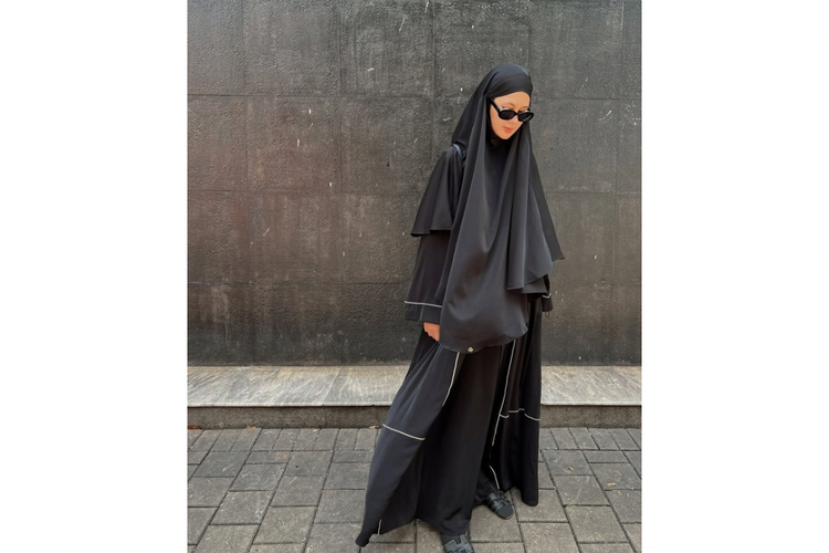 Gaya Modest Paula Verhoeven, Elegan dan Stylish dalam Balutan Hijab