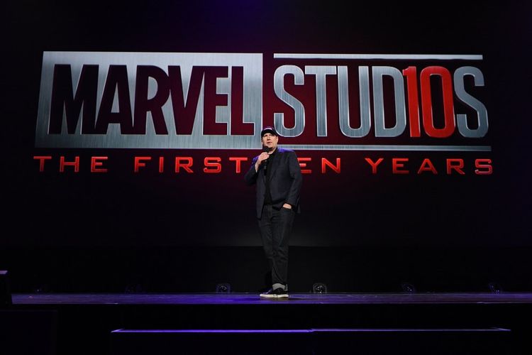 Presiden Marvel Studios Kevin Feigi berbicara tentang proyek-proyek film Marvel di panggung D23 yang digelar di Anaheim Convention Center, Anaheim, California, Sabtu (15/7/2017). 