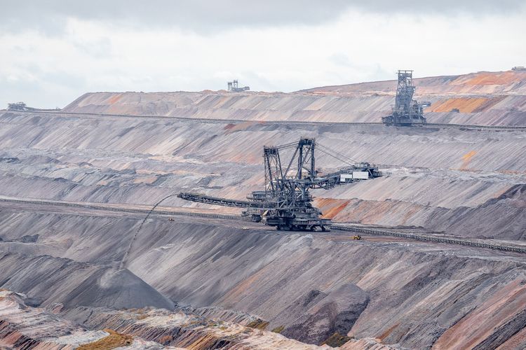 Kerja di Tambang Bukan Jaminan Aman, 1.070 Pekerja Sudah Kena PHK