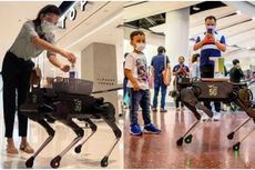 Robot Anjing Berikan Hand Sanitizer kepada Pengunjung Mal di Thailand
