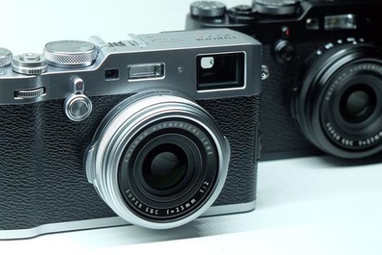 Kamera Fujifilm X100F saat dipamerkan di ajang Fujikina di Kyoto, Jepang, Kamis (19/1/2017).