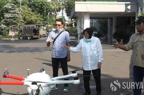 Lawan Corona, Risma Masuk Kampung-kampung Semprot Disinfektan Pakai Drone