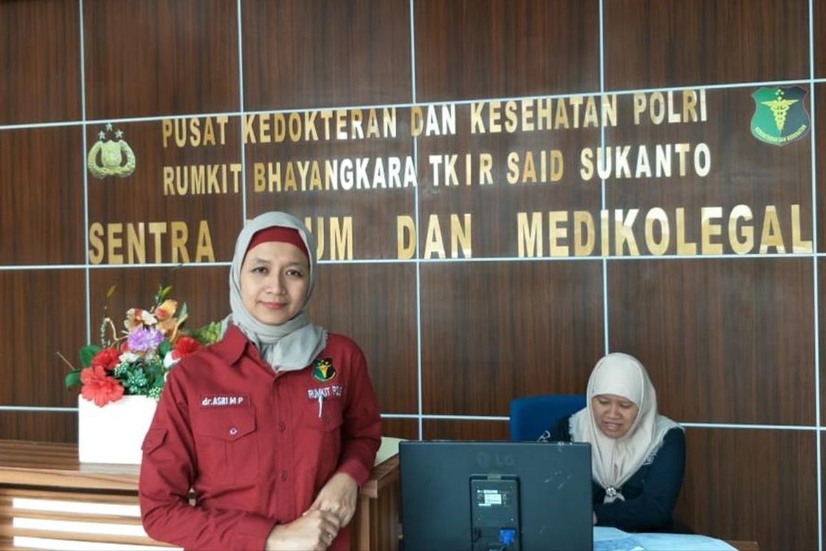 Asri Megaratri Pralebda, dokter forensik Rumah Sakit Polri Kramat Jati, Jakarta Timur, Selasa (16/7/2019).