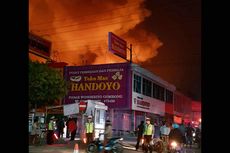 Kebakaran Landa Pasar Gombong, Ratusan Kios Ludes
