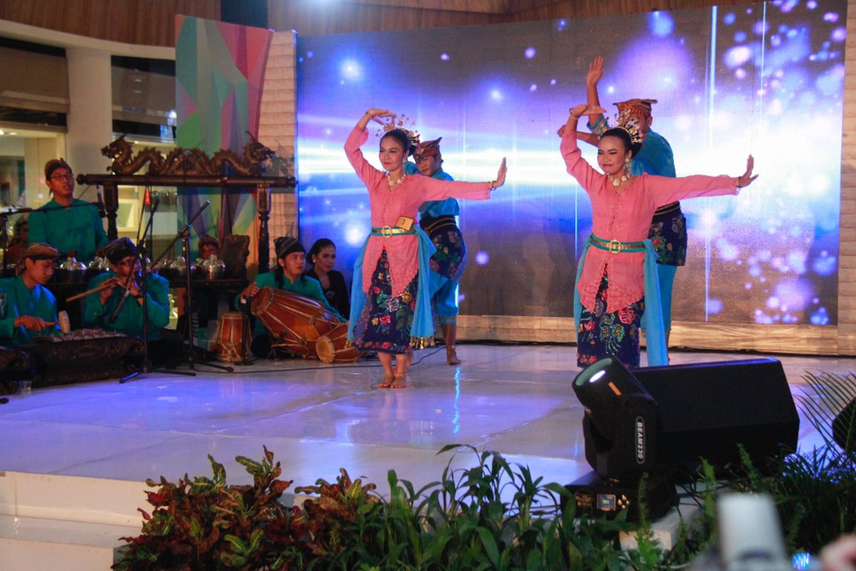 Festival Gambang Semarang 2017 digelar di Ciputra Mal Semarang, Selasa (28/8/2017).  Festival seni tahun ini diikuti 50 group tari.