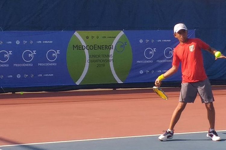 Kejutan mulai mewarnai Kejurnas Tenis Yunior bertajuk MedcoEnergi Junior Tennis Championships 2 di Stadion Tenis Bukit Asam, Jakabaring Sport City, Palembang, Kamis (25/7). 