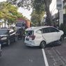 Tabrakan Beruntun Libatkan Truk DLHK di Badung, Pengendara Motor Dilarikan ke RS