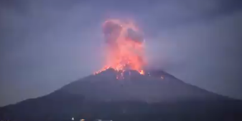 Komentar Berita HOAKS Video Erupsi  Gunung  Semeru 