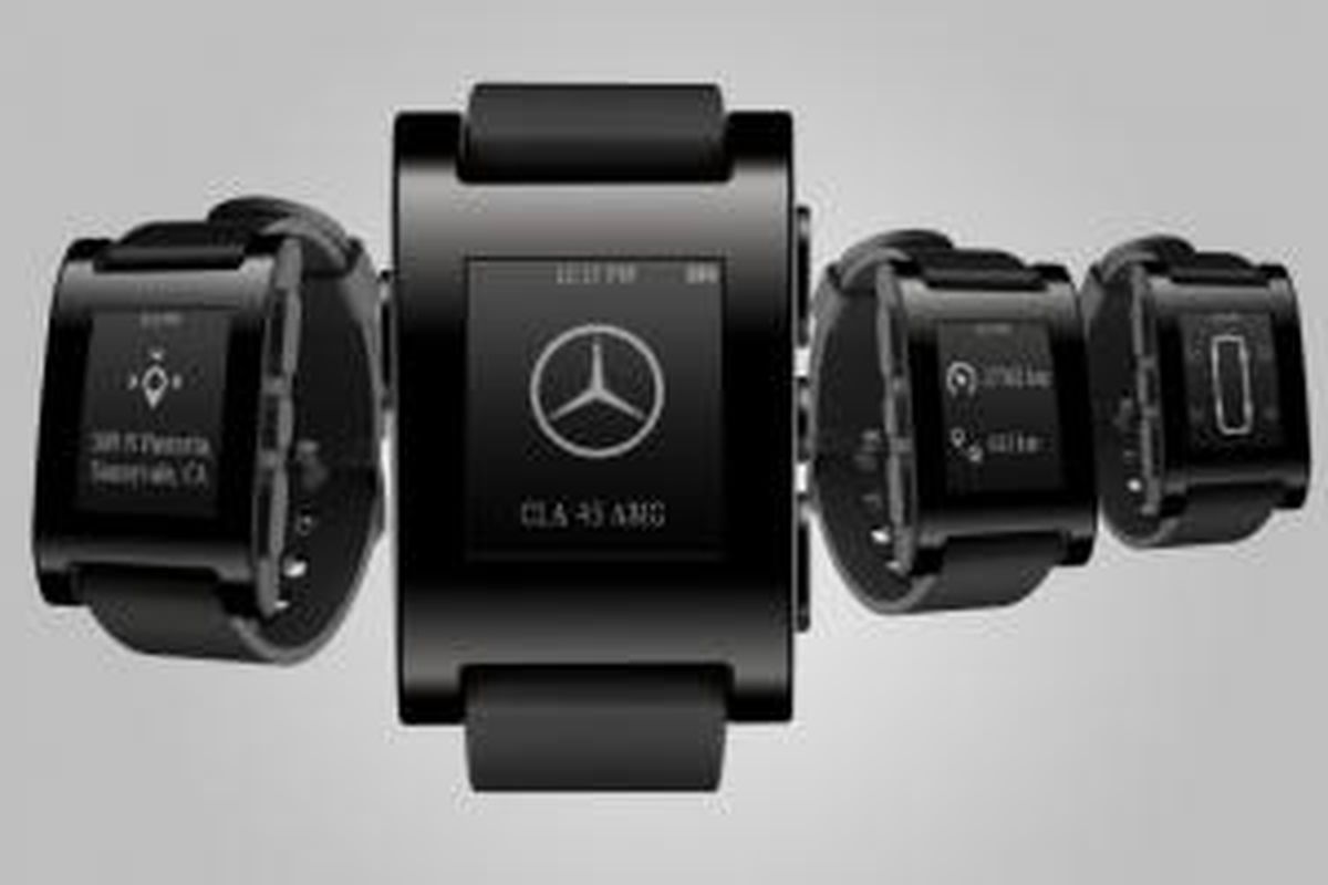 Jam tangan pintar Mercedes-Benz mendekatkan mobil dengan pemiliknya.