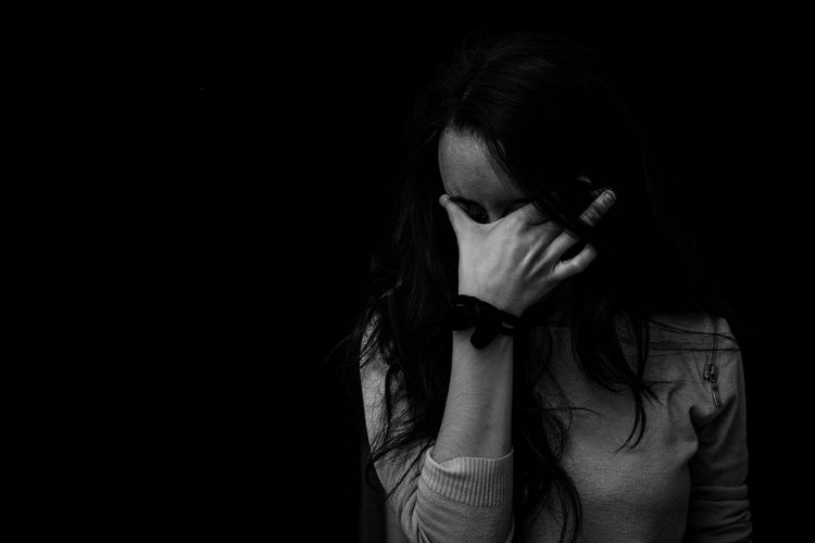 Ilustrasi korban. Polda Jateng masih belum juga menetapkan tersangka kasus video tidak senonoh hasil AI yang melibatkan alumni SMAN 11 Semarang.