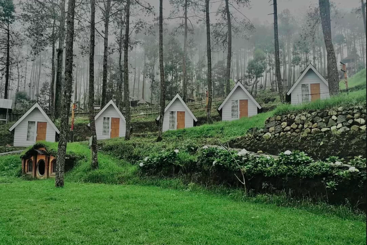 Penginapan tipe cottage di The Lawu Park, Tawangmangu, Karanganyar, Jawa Tengah