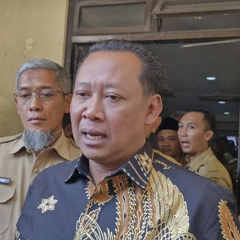 Pimpinan Komisi Pemberantasan Korupsi (KPK) Fitroh Rohcahyanto usai mengisi materi dalam program bertajuk Sekolah Antikorupsi, di GOR Jatidiri Semarang, Selasa (29/4/2025).