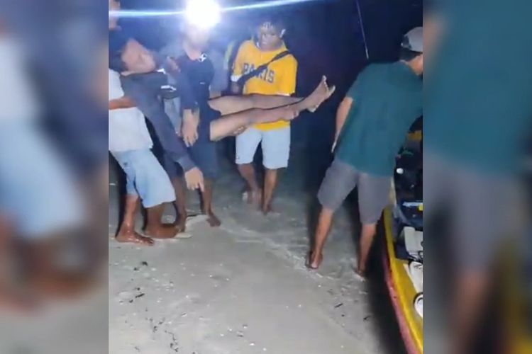 Video viral seorang pemuda, Levi (15), di Kota Baubau, Sulawesi Tenggara, ditemukan hanyut selama 8 jam di perairan Pulau Kadatua, Kabupaten Buton Selatan, Jumat (19/5/2023).