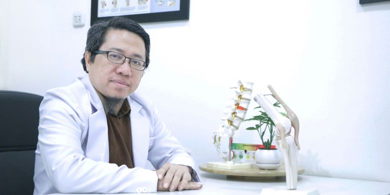 Dr.Mahdian Nur Nasution, spesialis bedah saraf.