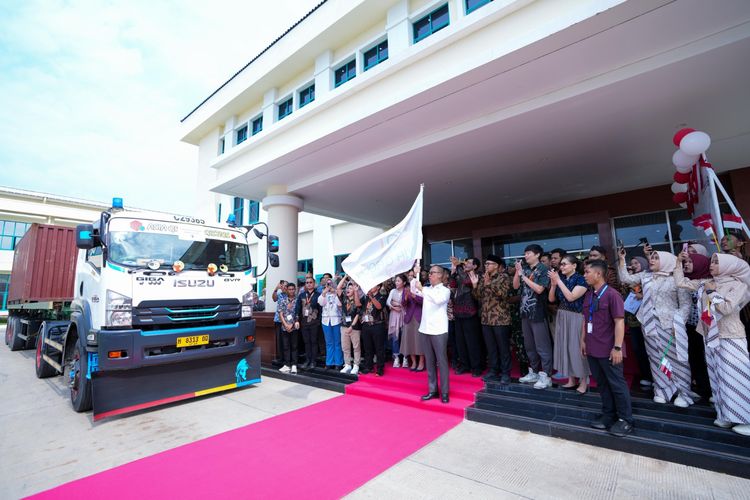 Menteri Perindustrian Agus Gumiwang Kartasasmita melepas ekspor sepatu dari PT Yih Quan ke Amerika Serikat dan Australia di Kawasan Industri Terpadu Batang, Kamis (21/8/2025).