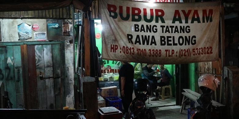 Bubur Ayam Bang Tatang identik dengan penyajian bubur dengan suwiran daging ayam yang menggunung. Bubur Ayam Bang Tatang berlokasi di pertigaan Rawa Belong yang menuju Pasar Palmerah.