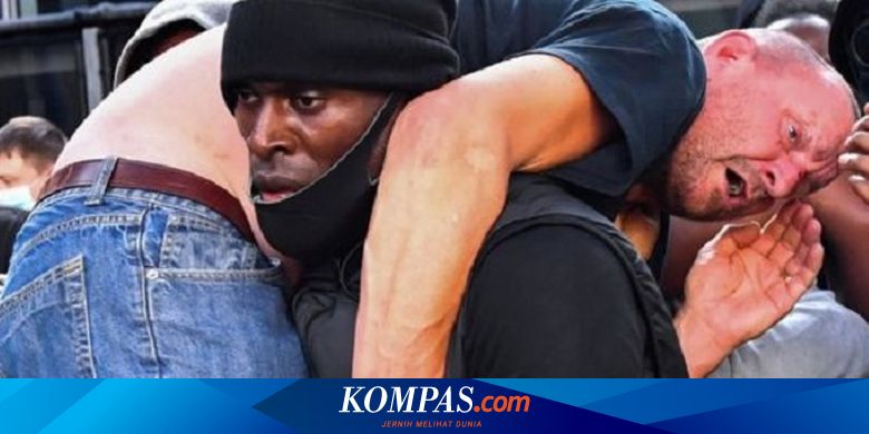 Foto Viral Pria Kulit Hitam Selamatkan Pria Kulit Putih dalam Demo Black Lives Matter
