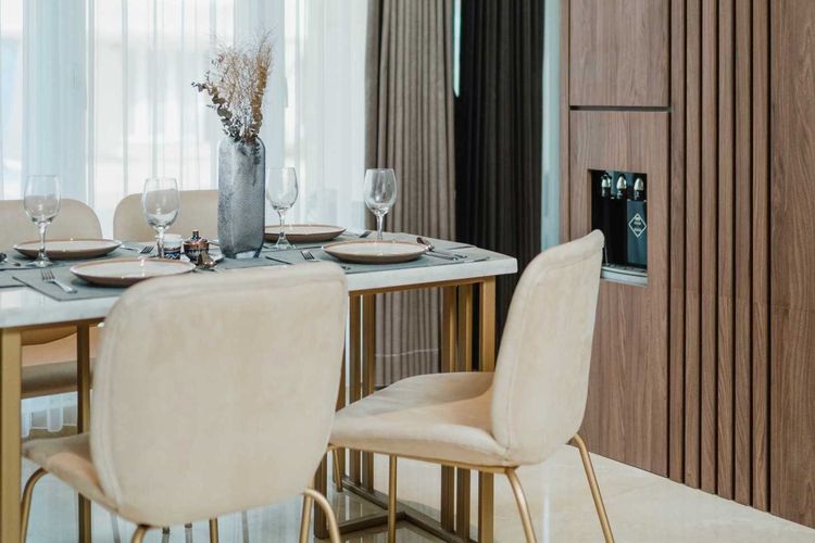 Ruang makan modern minimalis karya Arkilens 