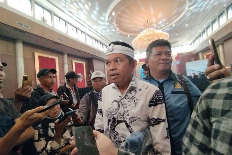 Mantan Bupati Purwakarta Dedi Mulyadi saat berkunjung ke acara Apdesi di Hotel Sutan Raja, Soreang, Kabupaten Bandung, Jawa Barat, Rabu (22/5/2024)