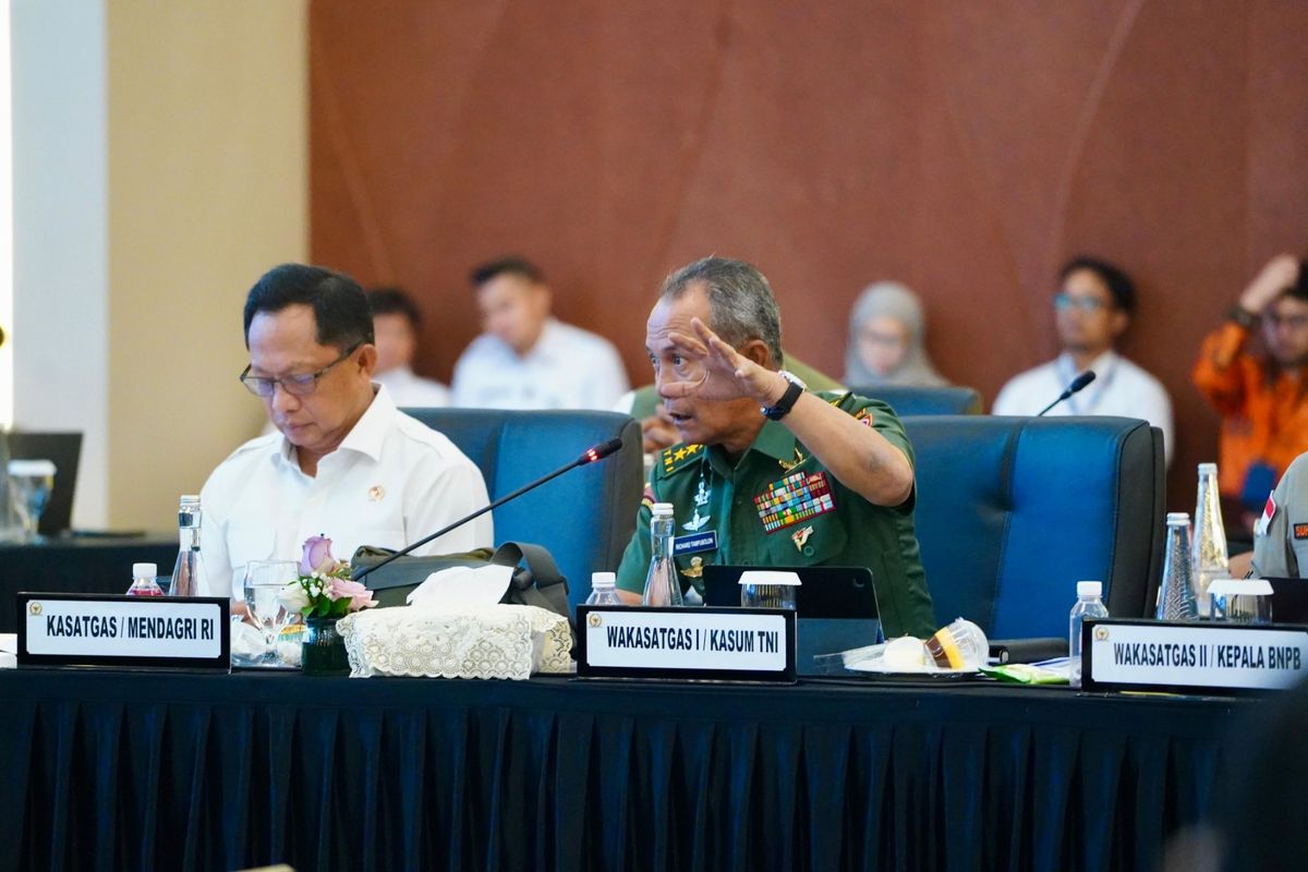 Personel dan Alutsista TNI Masih Dikerahkan untuk Tangani Bencana Sumatera