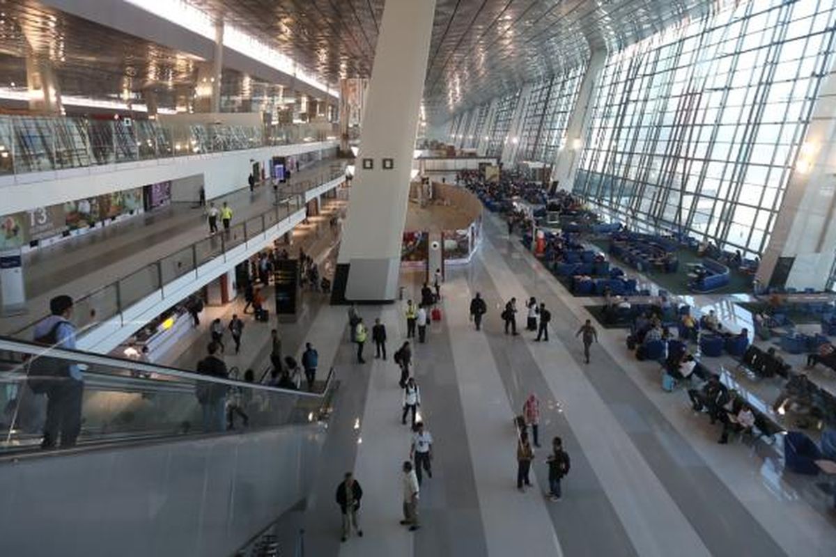 Suasana di Terminal 3 Ultimate Bandara Soekarno-Hatta, Tangerang, Banten.