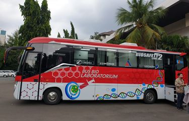 bus bio laboratorium buatan karoseri laksana untuk daerah terpencil