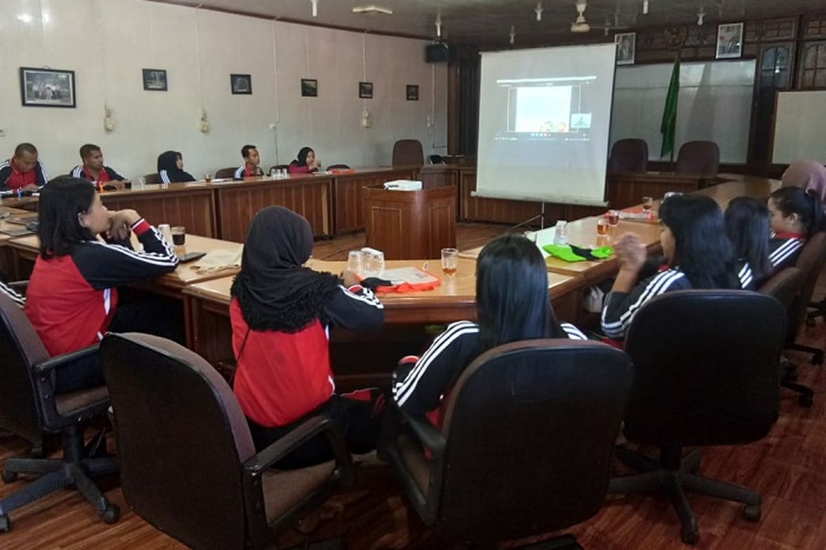 Para guru di tanah air antusias mengikuti lokakarya Edukasi Pencegahan Karhutla Nasional yang pertama kali dilaksanakan. Kegiatan ini diikuti lebih dari 400 guru dari Sumatera, Kalimantan dan Papua.