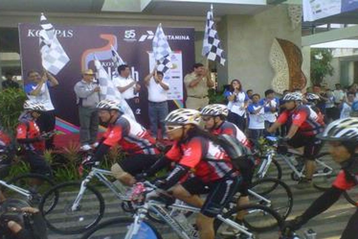 Pengibaran bendera start.