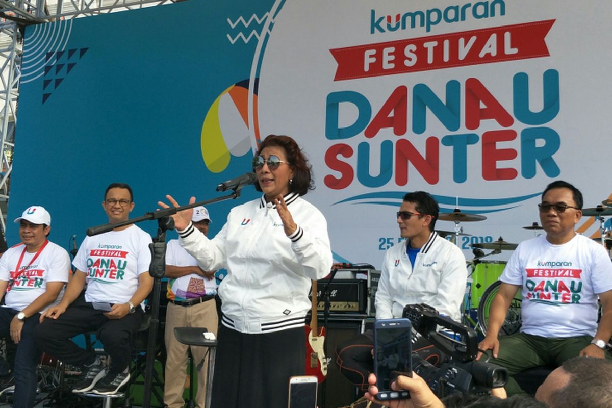 Menteri Kelautan dan Perikanan Susi Pudjiastuti memberikan sambutan di Festival Danau Sunter, Jakarta Utara, Minggu (25/2/2018).
