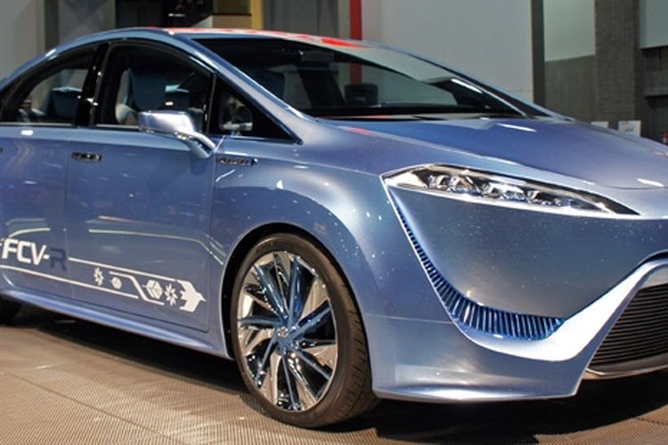 Toyota siap memasarkan mobil hidrogen fuel cell berbasis konsep FCV-R.