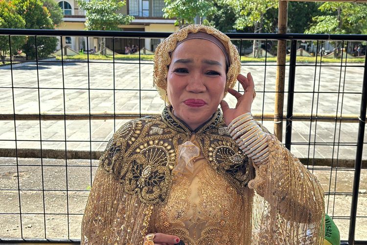 Cerita Jemaah Haji Asal Gowa Pakai Baju Bling-Bling Rp 8 Juta, Ganti Pakaian di Pesawat