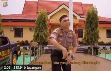 Viral Video Polisi Nyanyi Lagu Rap soal Virus Corona, Siapa ...