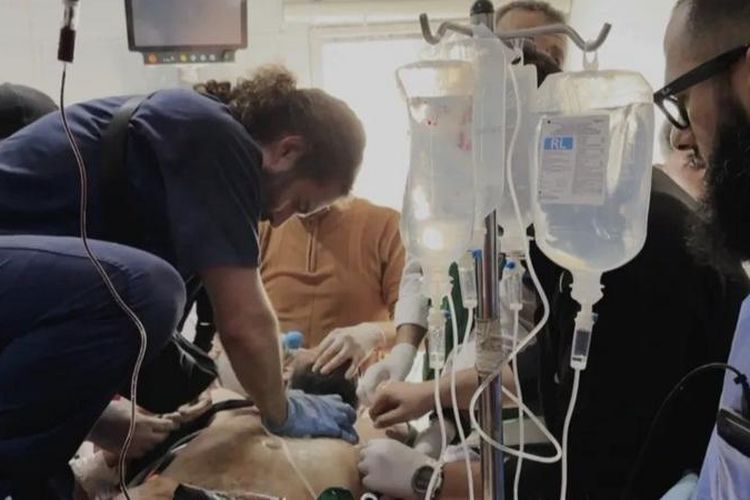 Dokter AS Dr Attar telah melakukan tiga perjalanan ke Gaza sejak perang dimulai dan berencana untuk kembali lagi.