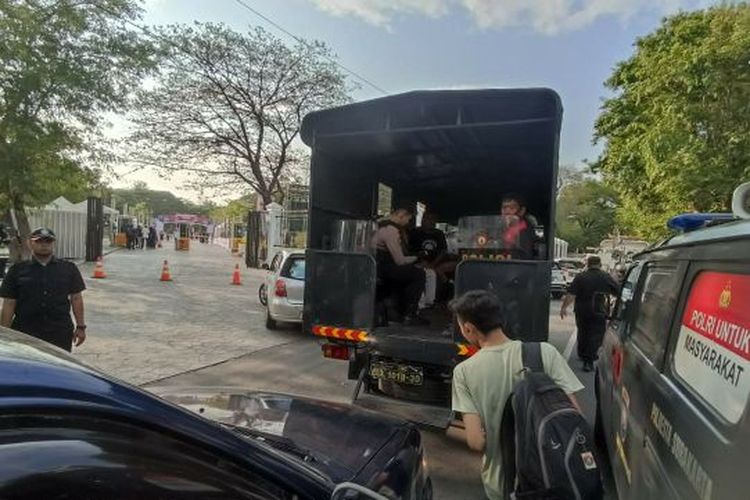 Tim gabungan mengamankan jukir yang menarik parkir melebihi ketentuan alias ngepruk dengan menggunakan karcis tidak resmi pada Jumat (26/9/2025).