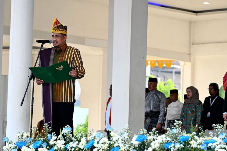 Momen Hardiknas, Bobby Minta Gaji Guru Naik Setiap Tahun