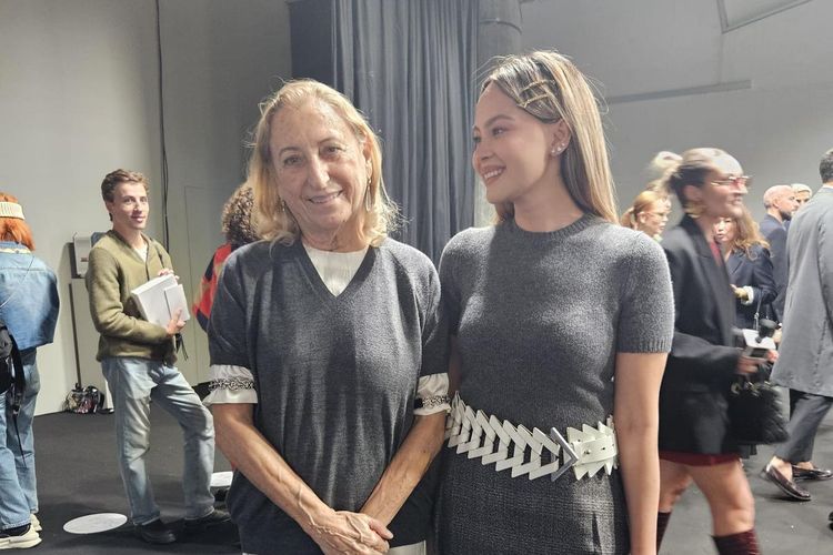 Gabriella Chong bersama Miuccia Prada, pendiri Prada Group.