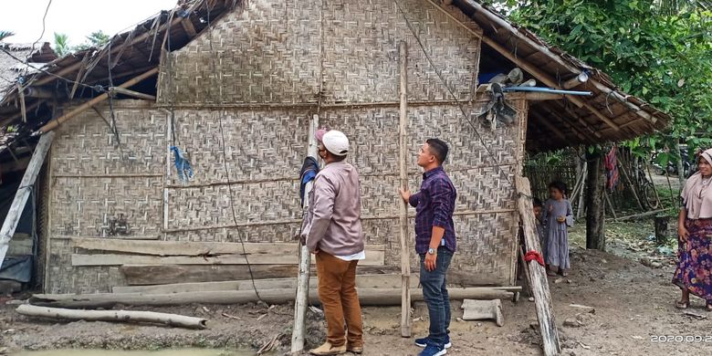Rumah Syarkawi (35) di Desa Trieng Pantang, Kecamatan Lhoksukon, Kabupaten Aceh Utara, yang tak layak huni. 