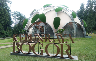 Gambar Ecodome, salah satu tempat favorit untuk berswafoto dan mempelajari biorama pengetahuan tummbuhan didalamnya