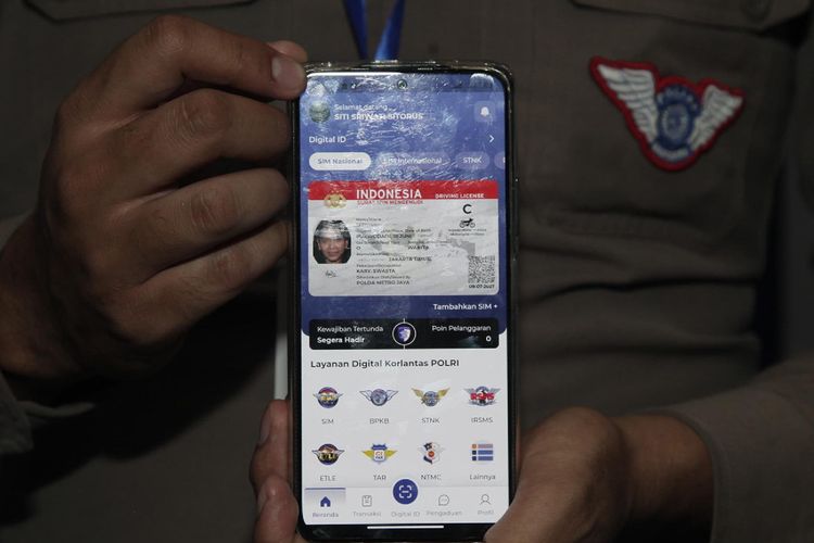 Bolehkah Tunjukkan SIM Digital Saat Diperiksa Polisi? Ini Kata Dirlantas