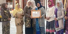 Keterlibatan Perempuan Tinggi, Kabupaten HST Terima Penghargaan PK2D Kategori Utama 2024