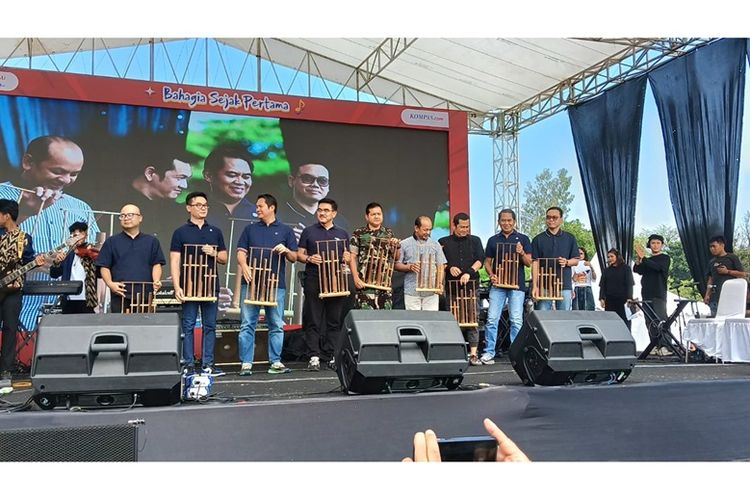 Jajaran Direksi Daihatsu dan Kompas.com saat membuka Daihatsu Kumpul Sahabat. 