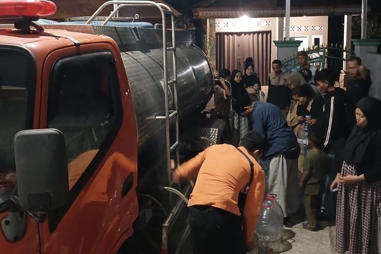Kekeringan di Bogor Meluas, BPBD Salurkan Air Bersih hingga 1 Juta Liter