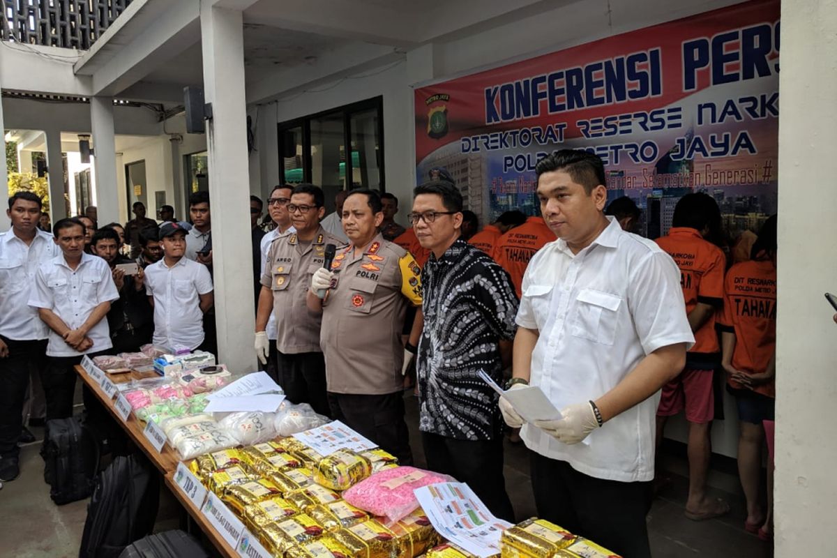 Konferensi pers mengenai penangkapan vokalis band zivilia, Zulkifli beserta 8 orang komplotannya pada Jumat (8/3/2019) di Mapolda Metro Jaya