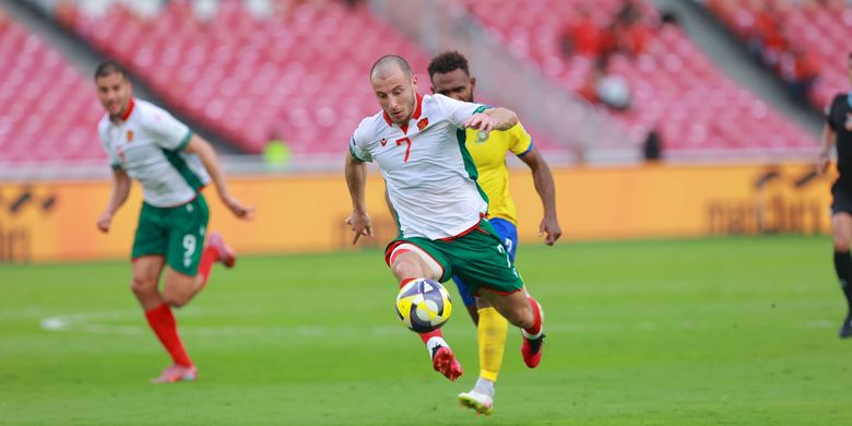 Pemain Timnas Bulgaria Rusev Giorgi beraksi pada laga FIFA Series 2026 antara Kepulauan Solomon vs Bulgaria di Stadion Gelora Bung Karno, Jakarta, Jumat (27/3/2026).
