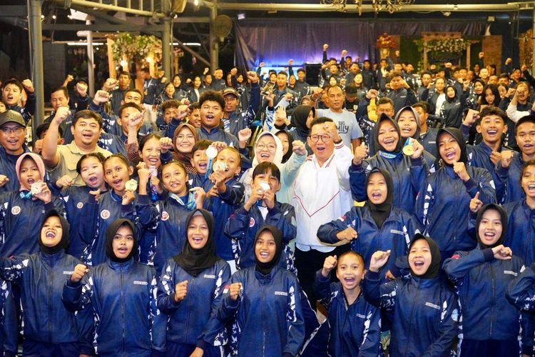 Temui Kontingen Popda Jateng 2026 di Semarang, Bupati Kebumen Gelar Jamuan Makan Malam
