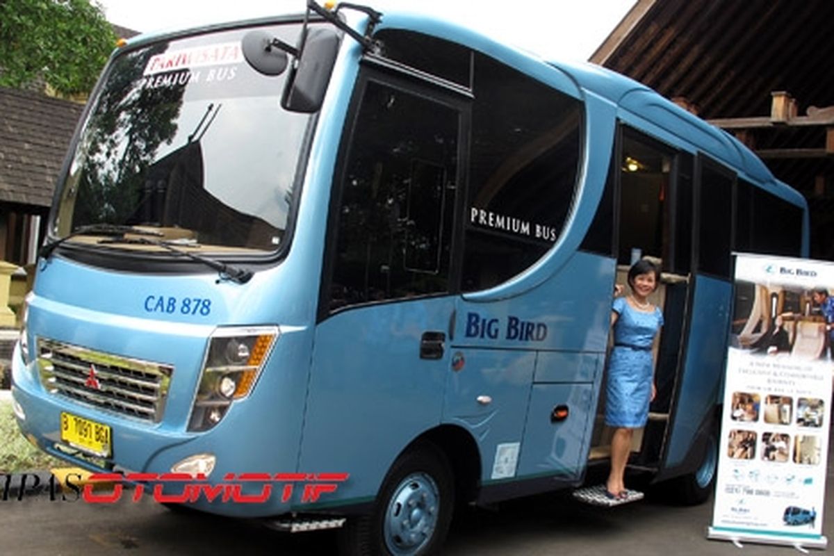 Inilah Big Bird Premium Bus, sanggup mengangkut 12 penumpang dengan fasilitas eksekutif.